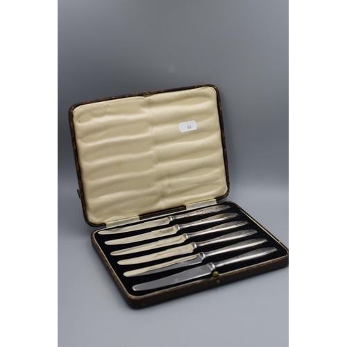 64 - Set of Sterling Silver Handled Butter Knives in Presentation Case