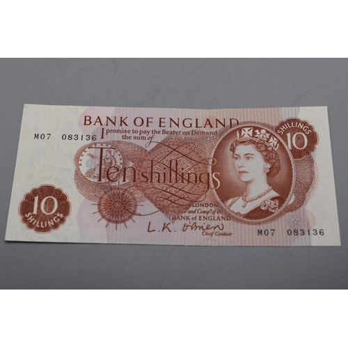 63 - Leslie O'Brien (1955-1962) Bank of England 10 Shilling Bank Note (M07 083136)