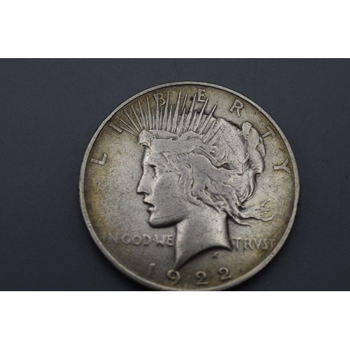 97 - USA $1 1922 Silver Peace Dollar