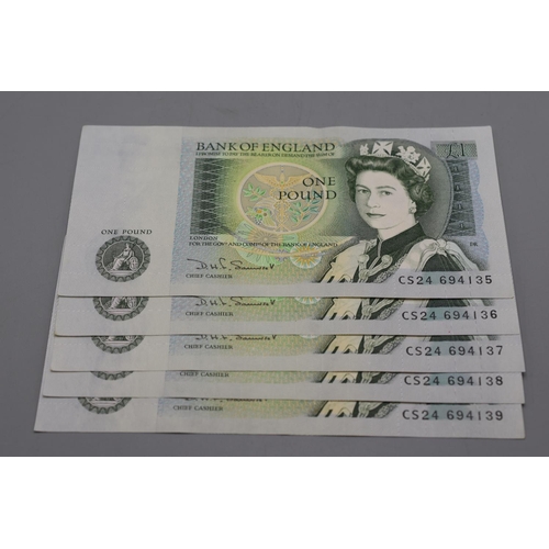 19 - Five Bank of England Elizabeth II D H Somersett £1 Notes with Consecutive Numbers (694135 to 694139)