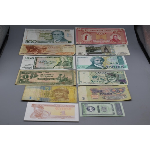 88 - Selection of 12 Mixed Worldwide Bank Notes