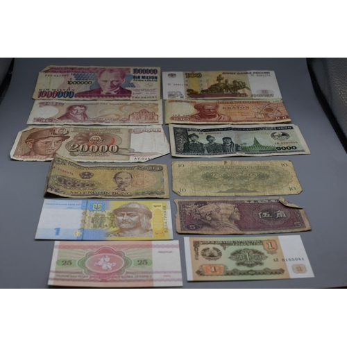 90 - Selection of 12 Mixed Worldwide Bank Notes