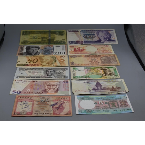 96 - Selection of 12 Mixed Worldwide Bank Notes