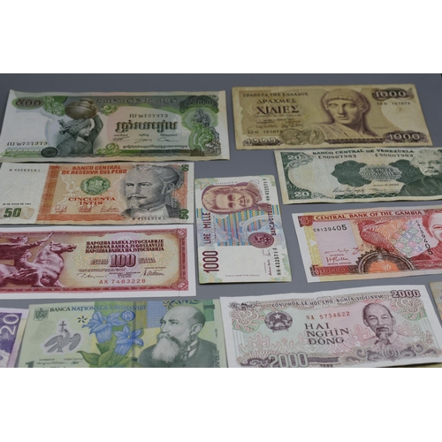 100 - Selection of 12 Mixed Worldwide Bank Notes