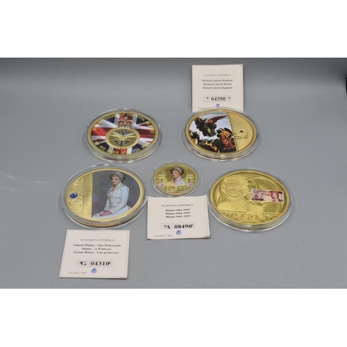 39 - Wooden Display Box Containing a Selection of Commemorative Coins. Includes Princess Diana, Royal Air... 