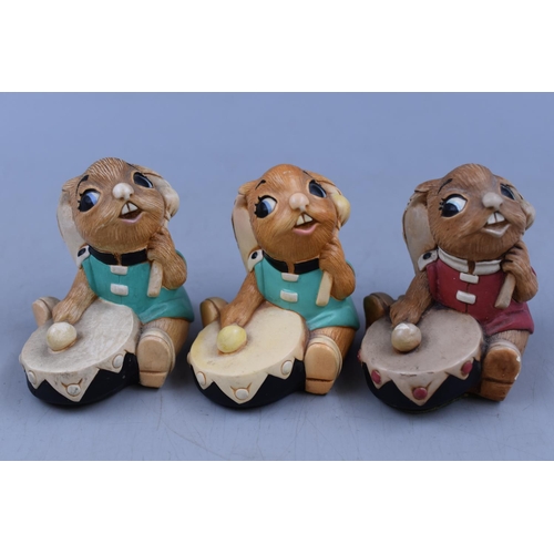 83 - Pendelfin Circular Band Stand With FigurinesIncluding 3 Variants Of Bongo And Squeezy Approx 10” In ... 