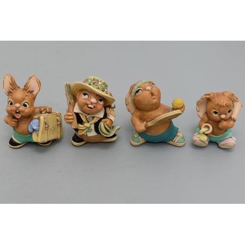 141 - Mixed Pendelfin Lot, includes Two Grandstands and Four Figures - Morris Dancer, Tennyson, Tripper an... 