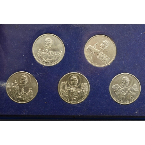 39 - Elizabeth II Silver Jubilee Coin set in Presentation Case