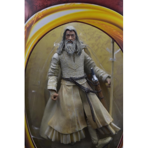 72 - Lord of The Rings The Two Towers Gandalf The White in Box (Box Condition Poor) by Toy Biz