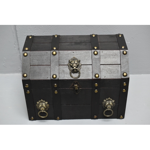 69 - Wooden Storage Chest Lion Knocker Design 10