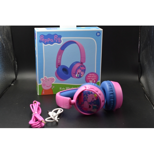 85 - Peppa Pig Wireless Headphones Sharing Aux Splitter Cable Included - New in Box