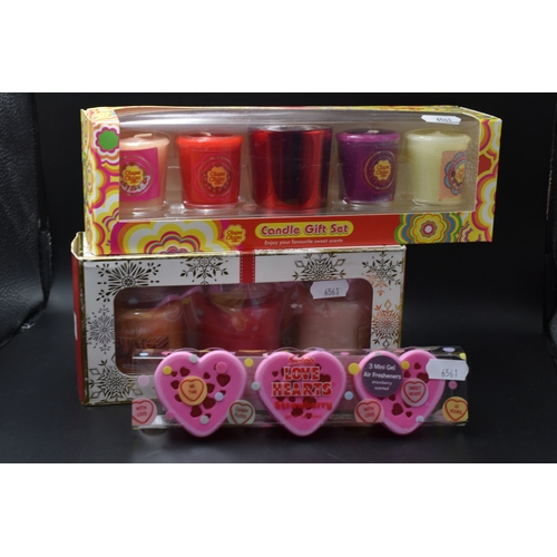 98 - Selection of New items to include Starlytes Candle Gift Set, Chupa Chups Candle Gift sets and Love H... 