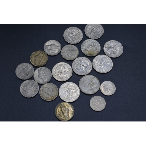 61 - Selection of  USA Coinage to include Quarter Dollar, Five Cents and One Dimes