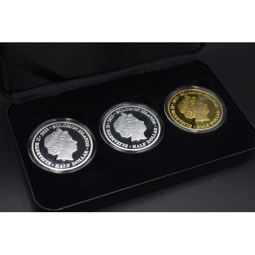 44 - Elizabeth II -  Half Dollar, Silver Gold Plated 3 Coin Set, 70th Anniversary of the Queens Coronatio... 