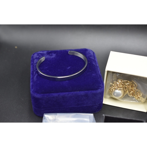 41 - Selection of Jewellery to Include Necklaces, Rings, Bracelets and More Complete with Presentation Bo... 