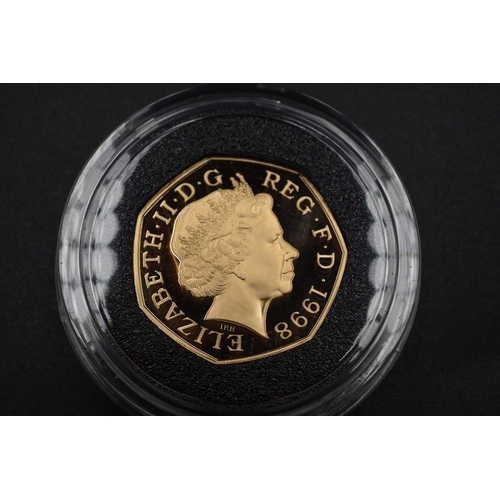 44 - Royal Mint - Gold Proof 22ct - 50p - 25th Anniversary EEC - 1998 - (323/1500) 
Complete with Present... 