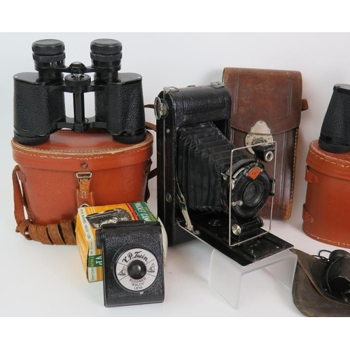 136 - Five vintage photographic cameras including an Eastman Kodak IA folding pocket and an AGFA standard ... 