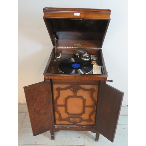 782 - A 1920's oak cased freestanding Decca Salon Model 70 gramophone with Garrard No 11b motor and large ... 