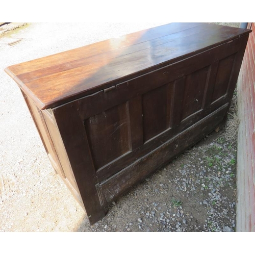 802 - A late 17th century oak mule chest with double fold carving & fielded panels to front and sides, emb... 