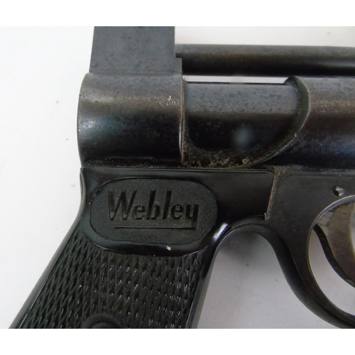 930 - Webley Junior 177 air pistol. A good collectors piece. NO CERTIFCATE REG.
Estimated: £30-£50.