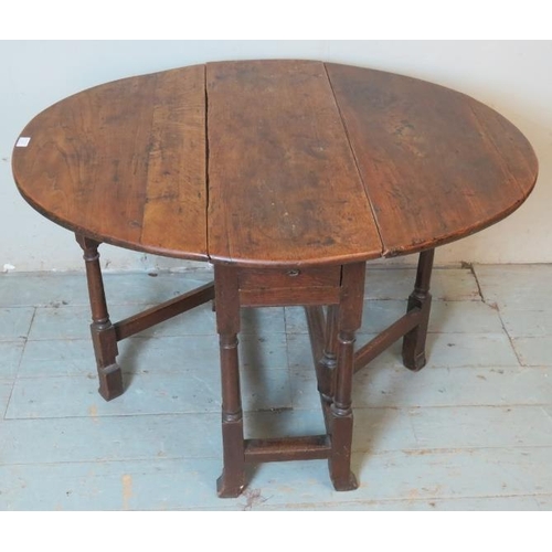 795 - An 18th century oak oval gateleg table with single drawer.
Condition report: Good colour & patina. V... 