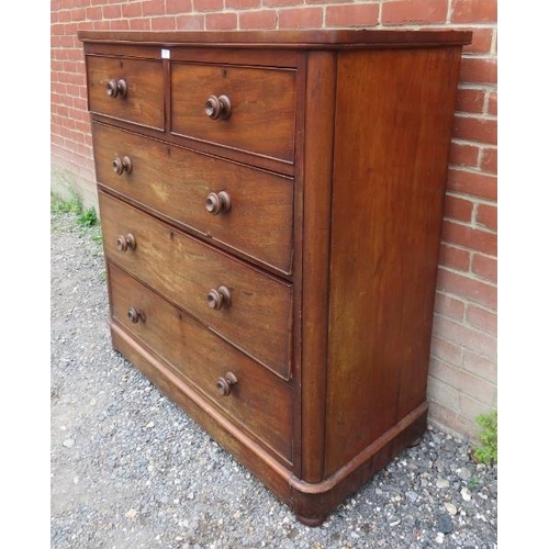 830 - A Victorian mahogany chest of drawers, two short over three long cock bead drawers with turned woode... 