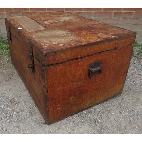 909 - A 19th century oak campaign chest with iron hasp & staple latches and handles either side.
Condition... 