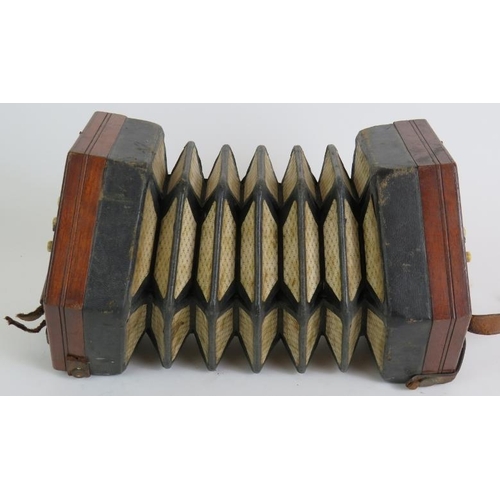 114 - A Lachenal and Co 20 button Anglo German Concertina Serial Number 95091.
Condition report: No case. ... 