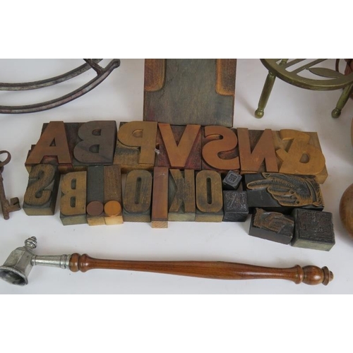 127 - A mixed lot to include wooden printing blocks, binoculars, old keys, candle snuffer, vase trivet, ro... 