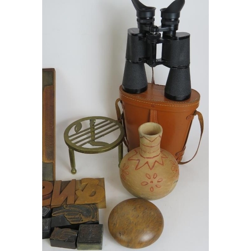 127 - A mixed lot to include wooden printing blocks, binoculars, old keys, candle snuffer, vase trivet, ro... 