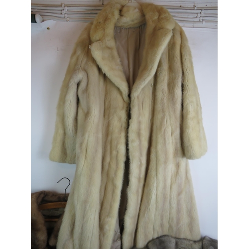 170 - Three vintage fur coats, one with matching hat plus a vintage fur wrap.
Condition report: No issues.