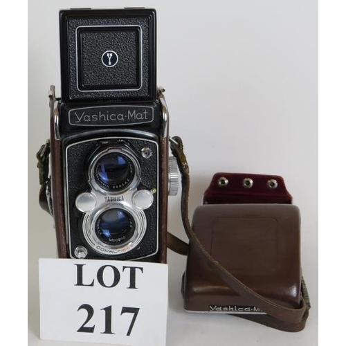 217 - A Yashica-mat copal MXV TLR camera No MT1090292 with 80mm F3.5 lenses and leather case.
Condition re... 