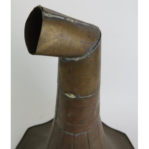 29 - A vintage fluted brass gramophone horn. Diameter 44cm.
Condition report: One split on elbow.