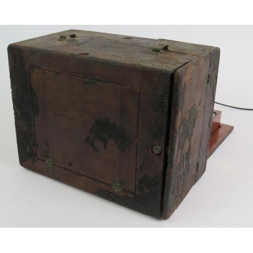 31 - A late 19th Century Rochester Optical Co Premo B plate camera in excellent internal condition, with ... 