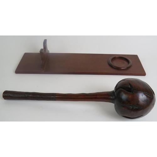 5 - A mid 19th Century I-ula Fijian throwing club with globe rootwood head, zig-zag carved handle and co... 