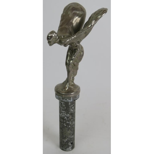 86 - A vintage Rolls Royce folding Spirit of Ecstasy car mascot, chrome plated mascot. Height 11cm. Overa... 