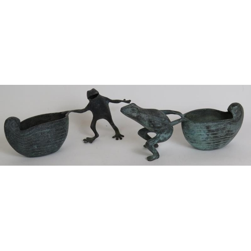 93 - A pair of cute bronze frog character planters or cache pots. Length 2 6cm. (2).
Condition report: No... 