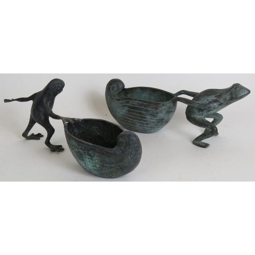 93 - A pair of cute bronze frog character planters or cache pots. Length 2 6cm. (2).
Condition report: No... 