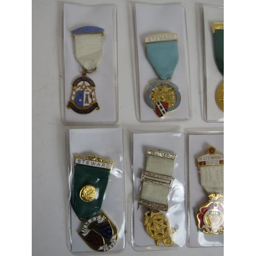 94 - A collection of ten various masonic jewels and medals on ribbons mostly late 20th Century. (10).
Con... 