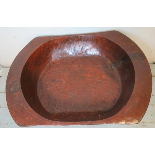 713 - A large rustic Korean Hamjibak rice bowl on stand.
Condition report: Historic repairs to bowl.
41cm ... 