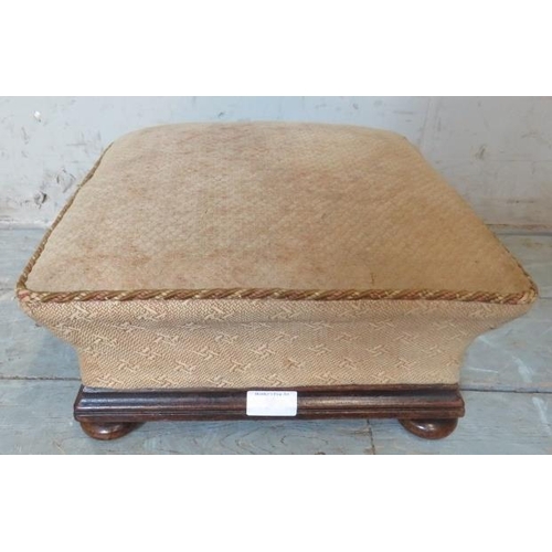 780 - A Victorian oak framed square footstool on bun feet.
Condition report: Some staining to upholstery. ... 