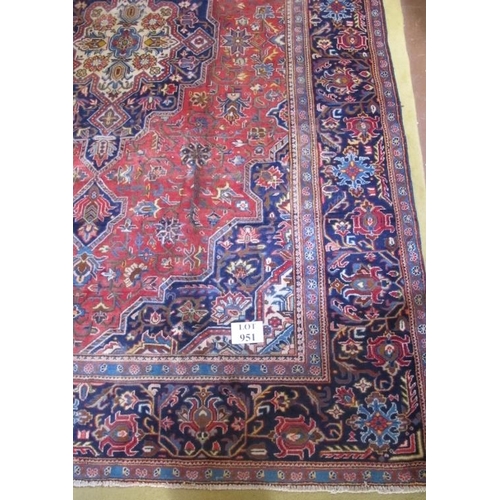 951 - A fine antique Persian Kashan carpet on red ground and blue borders. 340cm x 230cm.
Condition report... 