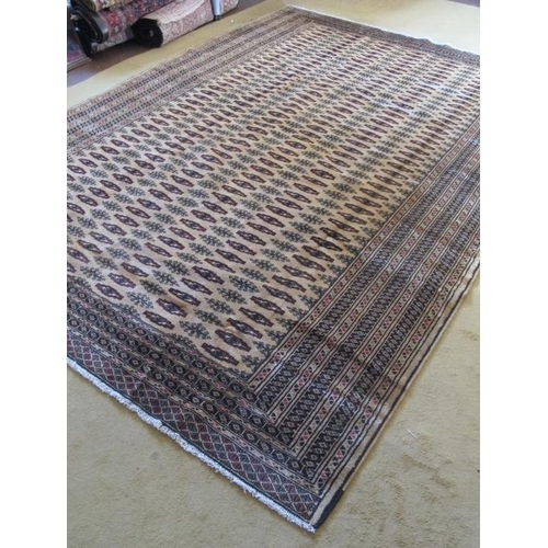 967 - A good clean Turkman carpet central repeat pattern. 290cm x 205cm.
Condition report: Good even colou... 