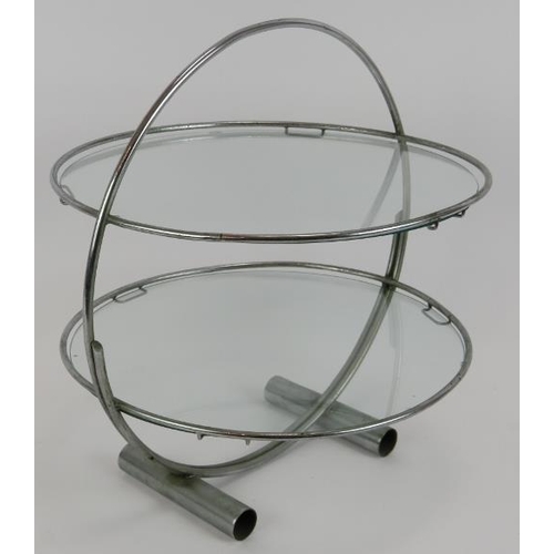 132 - A spherical chrome & glass Art Deco cake stand. Height 31cm. Diameter 28cm.
Condition report: Some c... 