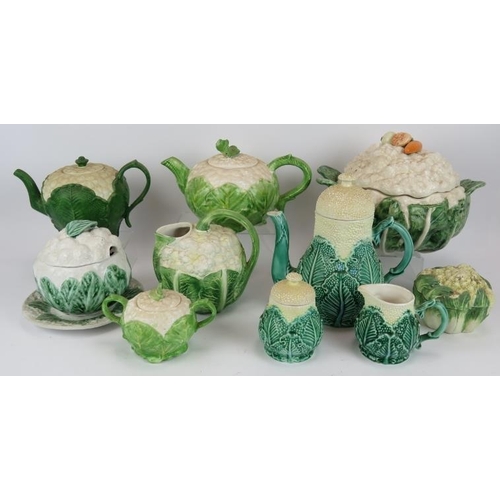 138 - A quantity of Italian and other ceramics fashioned as cauliflowers including a three piece tea set, ... 