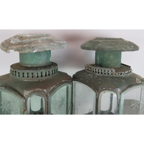 173 - A pair of vintage carriage style lanterns with heavily patinated exteriors. Height 50cm. (pr).
Condi... 