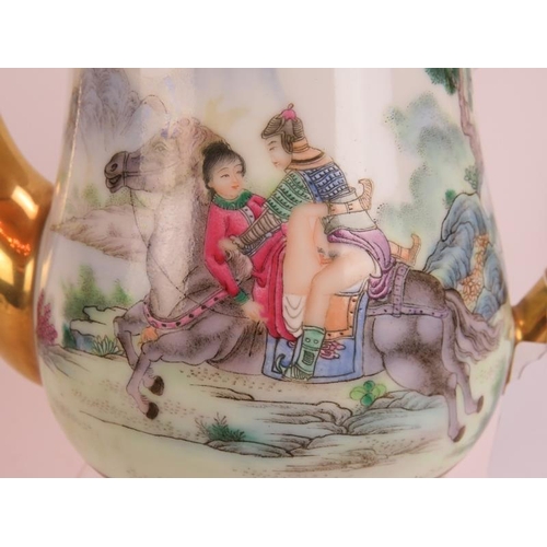 275 - A Chinese Famille rose porcelain teapot and cover, 20th Century, hand painted in fine detail with a ... 