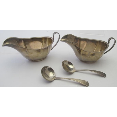 365 - A pair of silver sauce boats and ladles, Birmingham 1938 & 1939, makers JR and WL. Approx weight 6 t... 