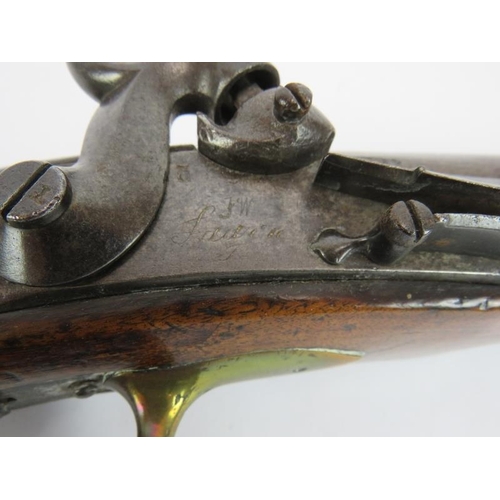 37 - An 1833 model percussion carbine rifle stamped JW Saui 1833. Length 80cm.
Condition report: Age rela... 