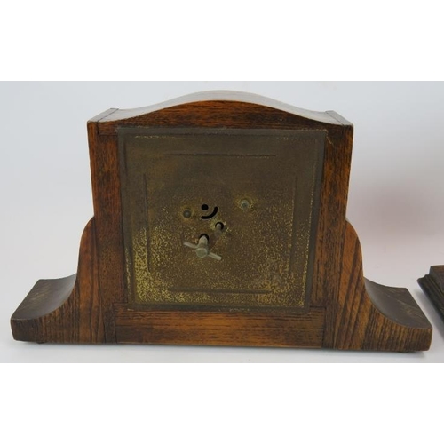 91 - An early 20th century German Napoleon mantel clock with chiming movement & chinoiserie decoration pl... 